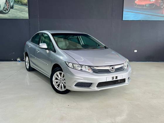 HONDA CIVIC 1.8 LXS 16V FLEX 4P AUTOMÁTICO